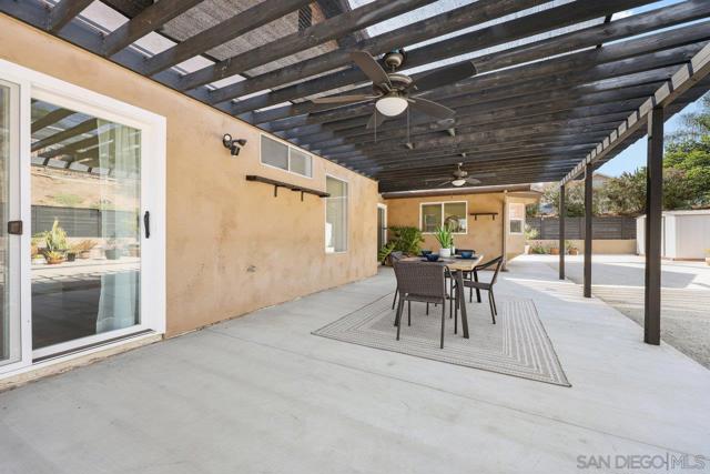 9335 Telkaif St, Lakeside CA: https://media.crmls.org/mediaz/5c538533-7b56-4ee2-a3d9-3531b55ef5e7.jpg