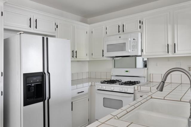 3674 Oakwood Terrace, Fremont CA: https://media.crmls.org/mediaz/5c53caf4-95f7-47b1-b92c-a048ab9e46d8.jpg