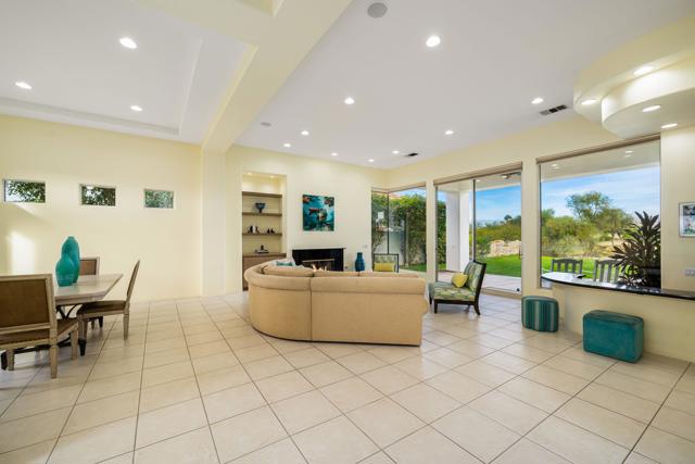 158 Loch Lomond Road, Rancho Mirage, CA 92270