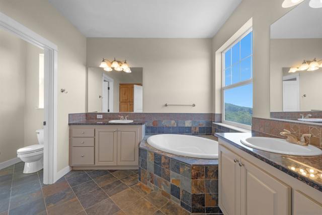 16725 Harrison Park Trail, Julian CA: https://media.crmls.org/mediaz/5c557909-c182-45fe-ae01-e5240d7097dd.jpg