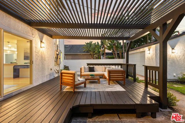 8005 Georgetown Avenue, Los Angeles CA: https://media.crmls.org/mediaz/5c56172b-7fae-412b-af30-ee997ced999e.jpg