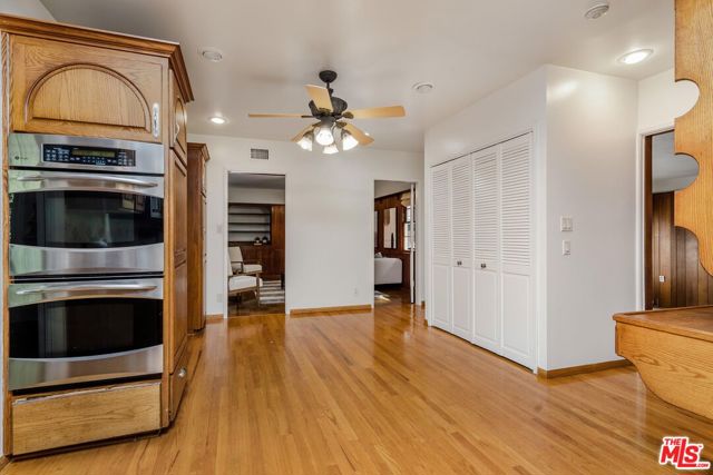 6317 Orion Avenue, Van Nuys CA: https://media.crmls.org/mediaz/5c56190b-8bee-4876-bd63-13051c35599a.jpg