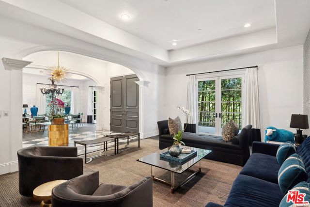 1600 Clear View Drive,  CA: https://media.crmls.org/mediaz/5c565b37-4aaa-468b-895d-c3e05c5fbdd5.jpg