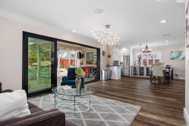 3984 Scott Dr., Carlsbad CA: https://media.crmls.org/mediaz/5c56de32-fb7c-4722-b9c9-cbe3dc21164d.jpg