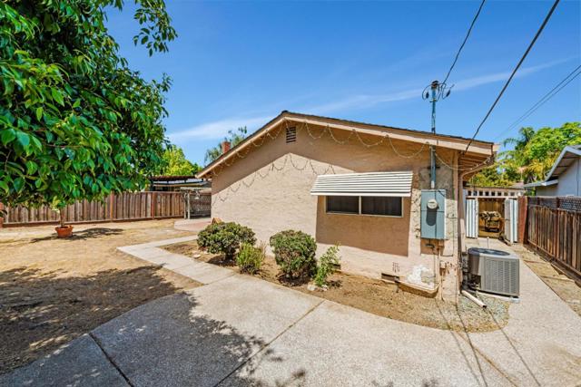 1160 Paula Drive, Campbell CA: https://media.crmls.org/mediaz/5c57302d-4eed-4984-ae9f-78d8ab13d186.jpg