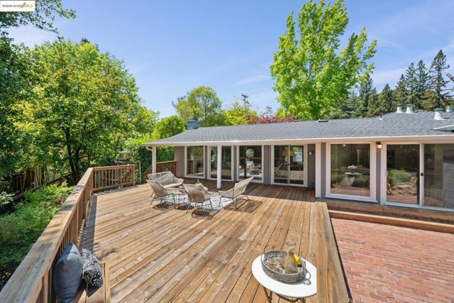 184 Lombardy Ln, Orinda CA: https://media.crmls.org/mediaz/5c574573-16d0-442d-b72c-6d88067a9671.jpg