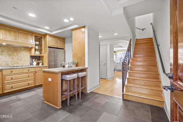 985 N Michillinda Avenue, Pasadena CA: https://media.crmls.org/mediaz/5c57e656-267f-4302-b6c7-e9d912dd033e.jpg