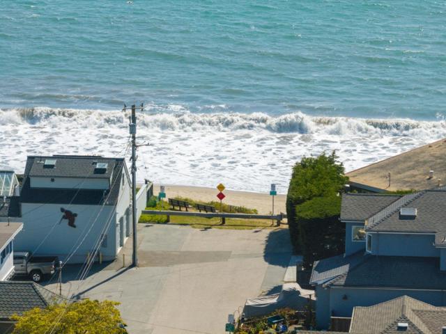 399 13th Avenue, Santa Cruz CA: https://media.crmls.org/mediaz/5c5872b8-59cd-4036-ad67-29872a5edd63.jpg