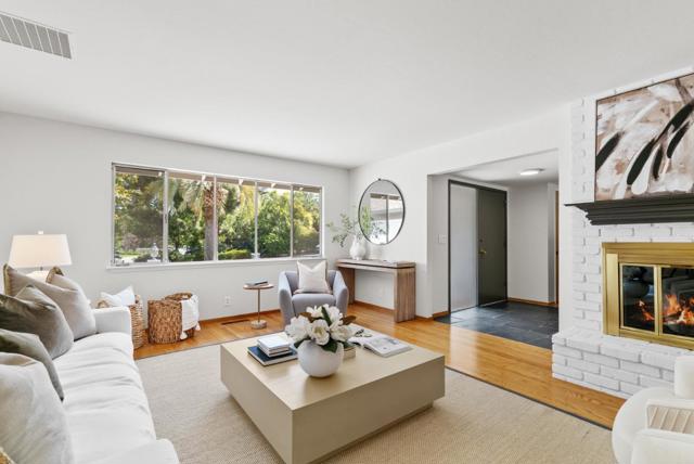 2050 Wooded Glen Drive, Los Altos CA: https://media.crmls.org/mediaz/5c588f69-b2ac-407f-ae97-1e6c82ce6b58.jpg