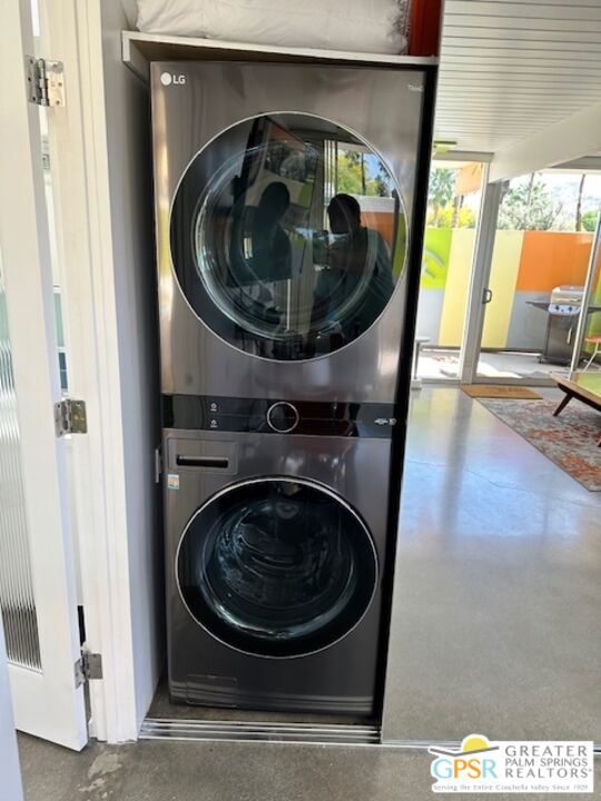 1111 E Palm Canyon Drive, Palm Springs CA: https://media.crmls.org/mediaz/5c58a51e-c66c-4f28-a70d-5ee35142c851.jpg