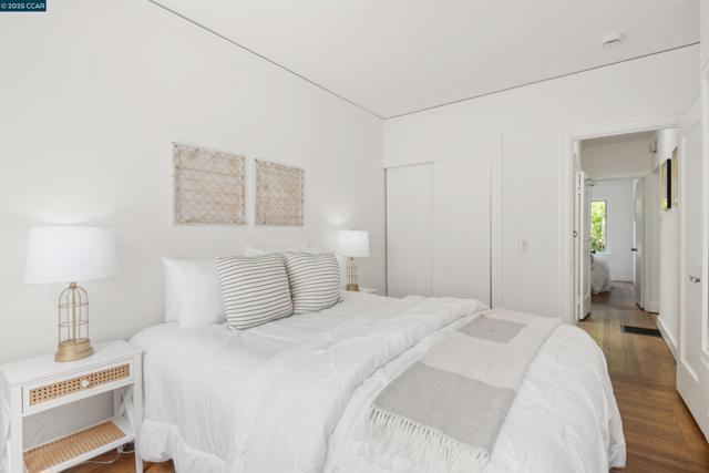 708 Cornell Ave, Albany CA: https://media.crmls.org/mediaz/5c59a6ff-0029-4de0-b3a5-9c58d26ef829.jpg