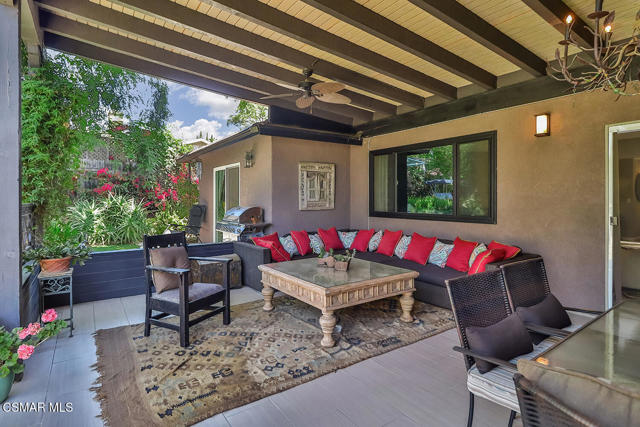 2433 Calle Narciso, Thousand Oaks CA: https://media.crmls.org/mediaz/5c5a1088-7c4a-4bb4-bfe7-9c162a4d230f.jpg