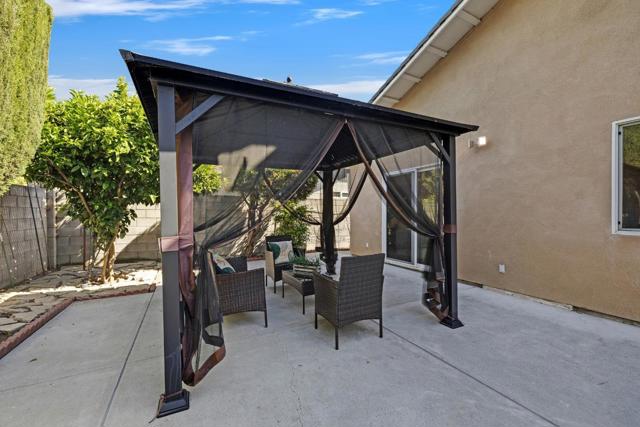 43270 Newport, Fremont CA: https://media.crmls.org/mediaz/5c5a2ea4-21b4-4c60-960e-3527c8ae4336.jpg