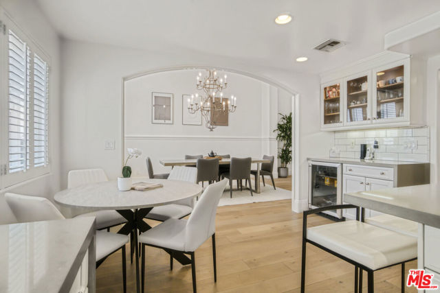 11974 Mayfield Avenue, Los Angeles CA: https://media.crmls.org/mediaz/5c5a952c-964f-42f6-a039-bdc28f629e59.jpg