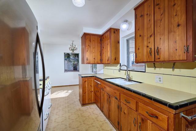 Detail Gallery Image 9 of 57 For 920 Stratford Dr, Encinitas,  CA 92024 - 2 Beds | 1 Baths