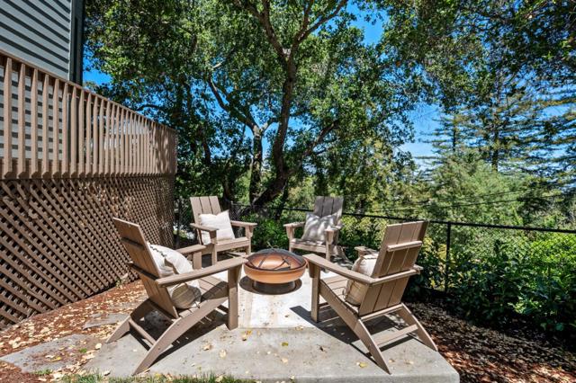 3554 Oak Knoll Drive, Redwood City CA: https://media.crmls.org/mediaz/5c5c6efa-b2f0-4c54-a3f9-f34aa9925c0c.jpg