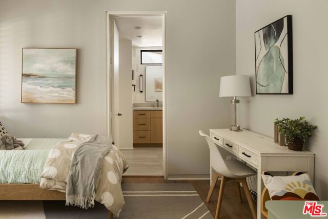 734 Esplanade, Redondo Beach, California 90277, 2 Bedrooms Bedrooms, ,2 BathroomsBathrooms,Residential,For Sale,Esplanade,25559139