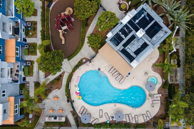 3528 Shoreline Bluff Ln, San Diego CA: https://media.crmls.org/mediaz/5c5d5e12-6914-4f97-aa38-ca59b84799ff.jpg