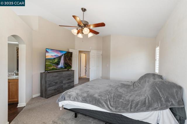 313 Willowwood Ct, Vacaville CA: https://media.crmls.org/mediaz/5c5dda29-4abb-45cd-9d3f-8de2b08c9d3f.jpg