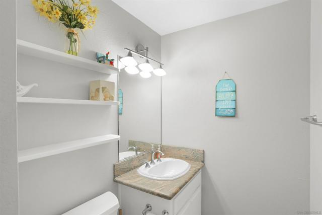 1100 Seacoast Dr, Imperial Beach CA: https://media.crmls.org/mediaz/5c5e2d45-b08c-4a45-8ec9-95d8a44cffda.jpg