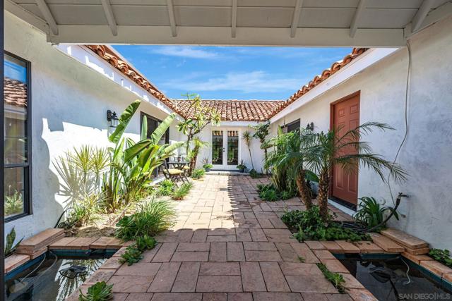 1761 Winterwarm Dr, Fallbrook CA: https://media.crmls.org/mediaz/5c5f2310-0408-4b94-9c6f-af122224f80b.jpg