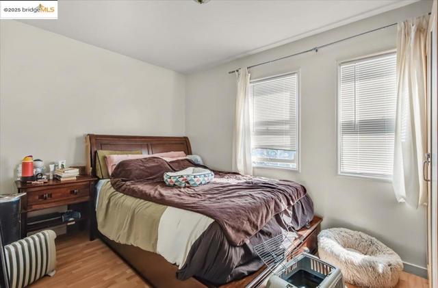 1827 Berkeley Way, Berkeley CA: https://media.crmls.org/mediaz/5c5fab34-8d2b-4c09-99e4-a26514d3995f.jpg