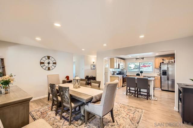 9477 Ronnie Ct, Santee CA: https://media.crmls.org/mediaz/5c5ff9cd-2911-4fa4-a656-a547b64f058d.jpg