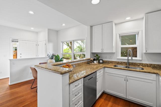 748 Cottage Court, Mountain View CA: https://media.crmls.org/mediaz/5c60804c-2c93-4b11-af92-cb352e3be834.jpg