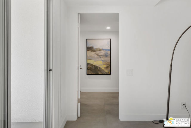 2566 S Calle Palo Fierro, Palm Springs CA: https://media.crmls.org/mediaz/5c611795-1c73-44c5-b377-f1cb967d6081.jpg
