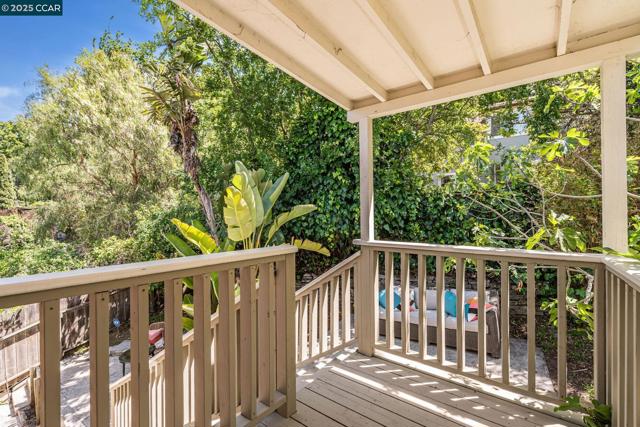 840 E 28th St., Oakland CA: https://media.crmls.org/mediaz/5c6233a2-05a5-481f-a7a4-38c20ec4e317.jpg