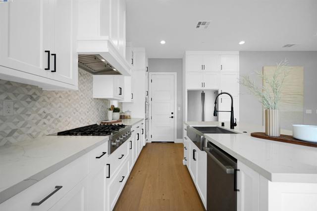 257 Haleena Place, Walnut Creek CA: https://media.crmls.org/mediaz/5c62a7bd-3698-4711-8ee9-381415268baf.jpg