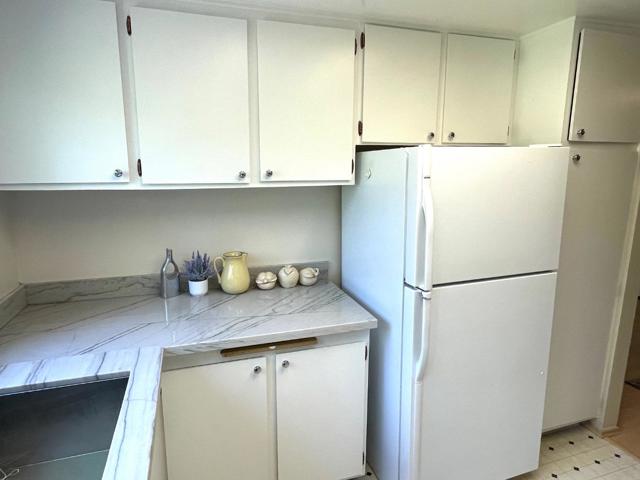 1350 Merrivale West Square, San Jose CA: https://media.crmls.org/mediaz/5c62c554-198e-44e4-bc45-4b545fad67b4.jpg