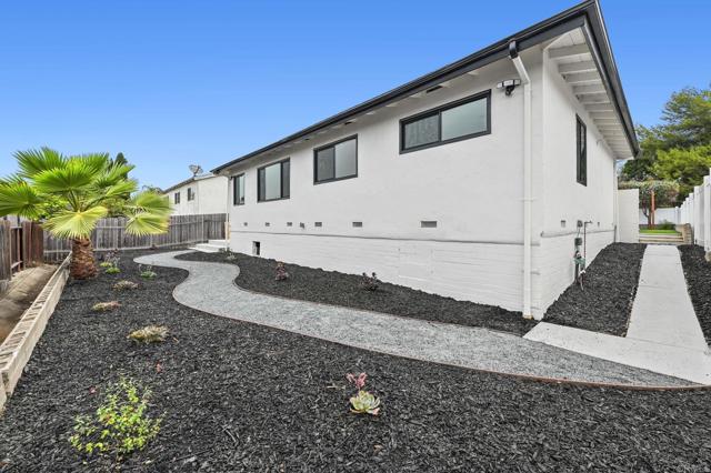 Detail Gallery Image 26 of 29 For 3942 Mount Acadia Bld, San Diego,  CA 92111 - 3 Beds | 2 Baths