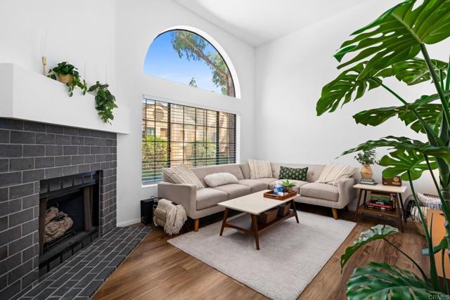 Detail Gallery Image 7 of 22 For 9411 Lake Murray Blvd #B,  San Diego,  CA 92119 - 3 Beds | 2/1 Baths