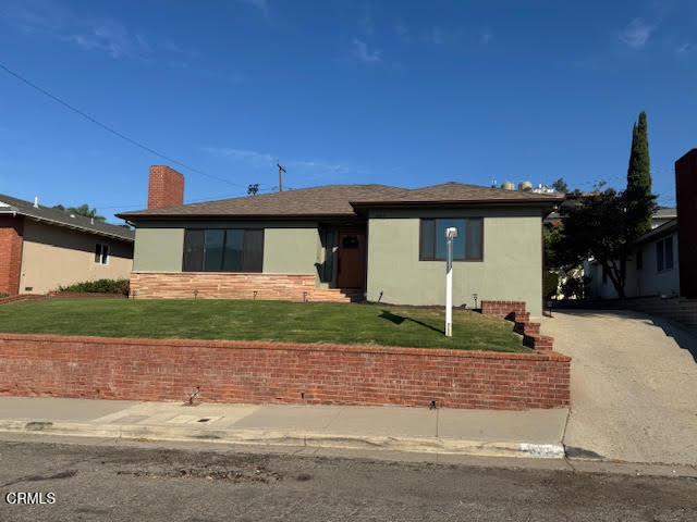 963 La Vuelta Place, Santa Paula CA: https://media.crmls.org/mediaz/5c6357b4-938f-4bb2-a71a-59604059f62b.jpg