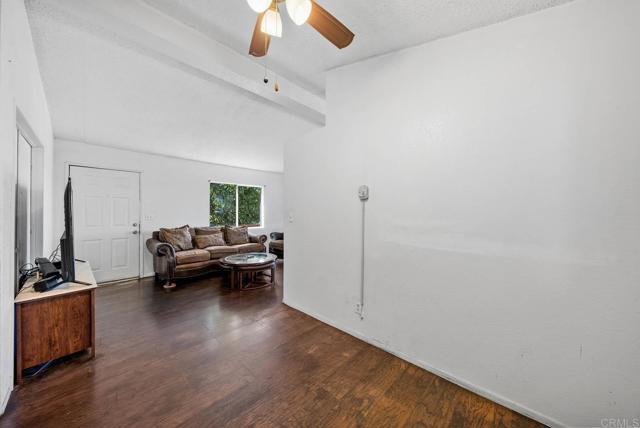Home for Sale in Lakeside