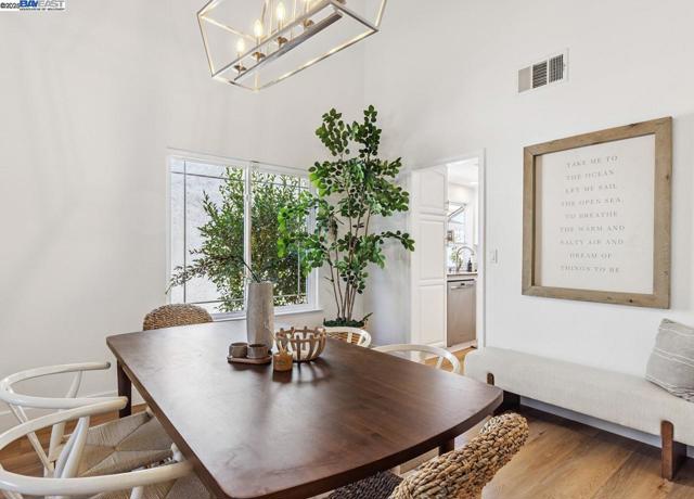 2485 Talavera Dr, San Ramon CA: https://media.crmls.org/mediaz/5c648446-620b-438f-82ec-4ba20b67e033.jpg