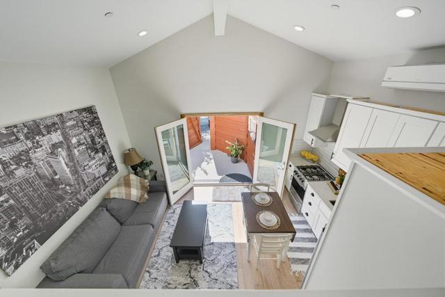 320 N Ellsworth Avenue, San Mateo CA: https://media.crmls.org/mediaz/5c648f68-421b-4b42-b0ae-727f3557681f.jpg