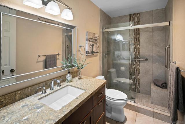 1586 Kimberly Woods Dr, El Cajon CA: https://media.crmls.org/mediaz/5c64a367-e4d9-4842-a173-86a8b98db0bf.jpg