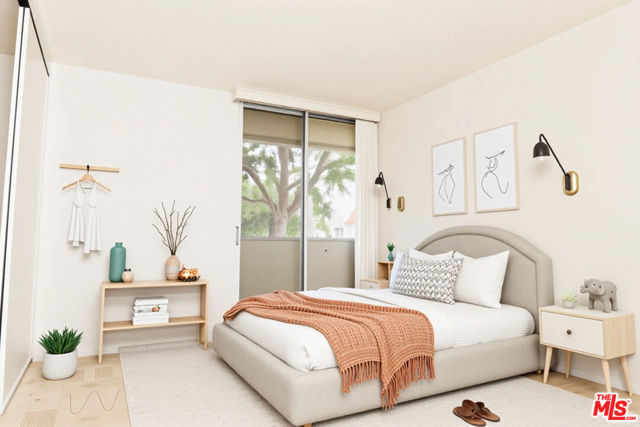 11645 Montana Avenue, Los Angeles CA: https://media.crmls.org/mediaz/5c65491f-aa67-4e78-84ef-446a97f35e5a.jpg