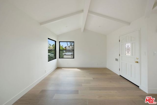 4718 Gaviota Avenue, Long Beach CA: https://media.crmls.org/mediaz/5c65d052-c374-4d83-82b9-6e38ee6d6e2a.jpg
