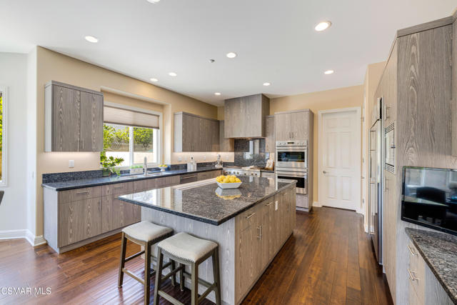 12430 Nelson Road, Moorpark CA: https://media.crmls.org/mediaz/5c65e91b-a98c-456a-aa83-6085a80264c5.jpg