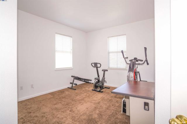 5018 Southport Ct, Antioch CA: https://media.crmls.org/mediaz/5c6613c3-581c-4983-badc-564469e6f644.jpg