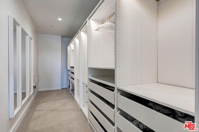 855 N Croft Avenue, Los Angeles CA: https://media.crmls.org/mediaz/5c661dcb-14f0-48f3-a555-9fcdf5b2c938.jpg