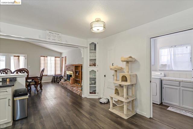 Image 9 of 40 For 79 Panoramic Avenue