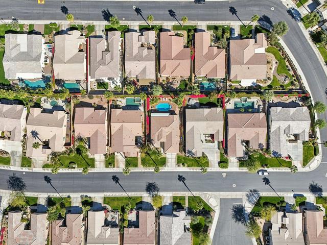 60920 Living Stone Drive, La Quinta CA: https://media.crmls.org/mediaz/5c668d3a-c71d-44d9-9169-de9853af7212.jpg