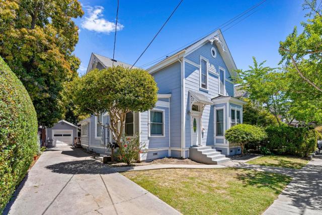 514 Washington Street, Santa Cruz CA: https://media.crmls.org/mediaz/5c669f75-5f10-459e-98ac-49351f82befc.jpg