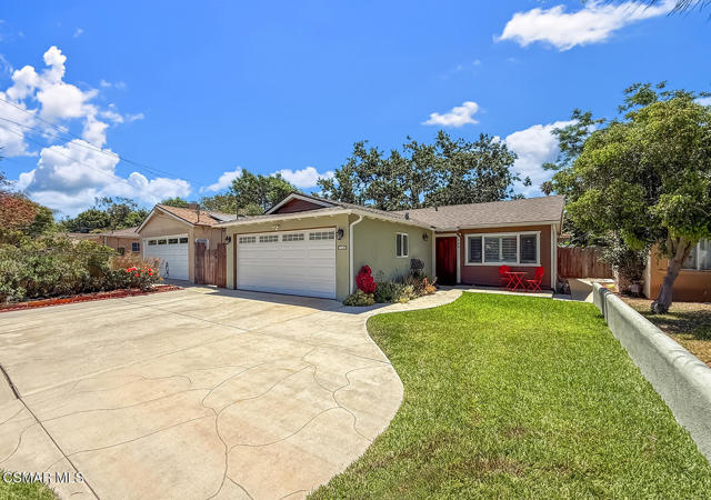 768 Brossard Drive, Thousand Oaks CA: https://media.crmls.org/mediaz/5c66b0a3-3a52-4f78-b892-56a5079f0e45.jpg