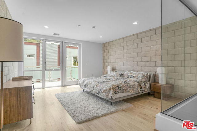 3450 Cahuenga Boulevard, Los Angeles CA: https://media.crmls.org/mediaz/5c6738f9-1fd0-485e-bd7d-c3a04f13ea0e.jpg