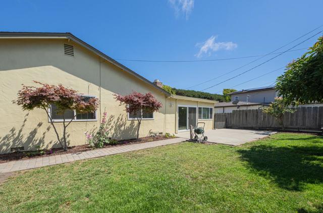 624 Hartnell Street, Salinas CA: https://media.crmls.org/mediaz/5c67a141-29a2-4e56-ba29-14696ba5eabb.jpg